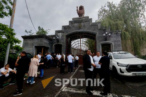 Գագիկ Ծառուկյանի առանձնատան մոտ - Sputnik Արմենիա