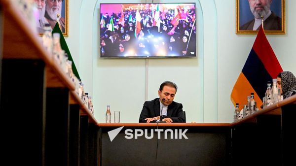 Հայաստանում Իրանի դեսպան Խալիլ Շիրղոլամիի ասուլիսը - Sputnik Արմենիա