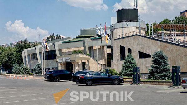 Опечатанное здание Multi Wellness (11 июля 2026). Ереван - Sputnik Армения