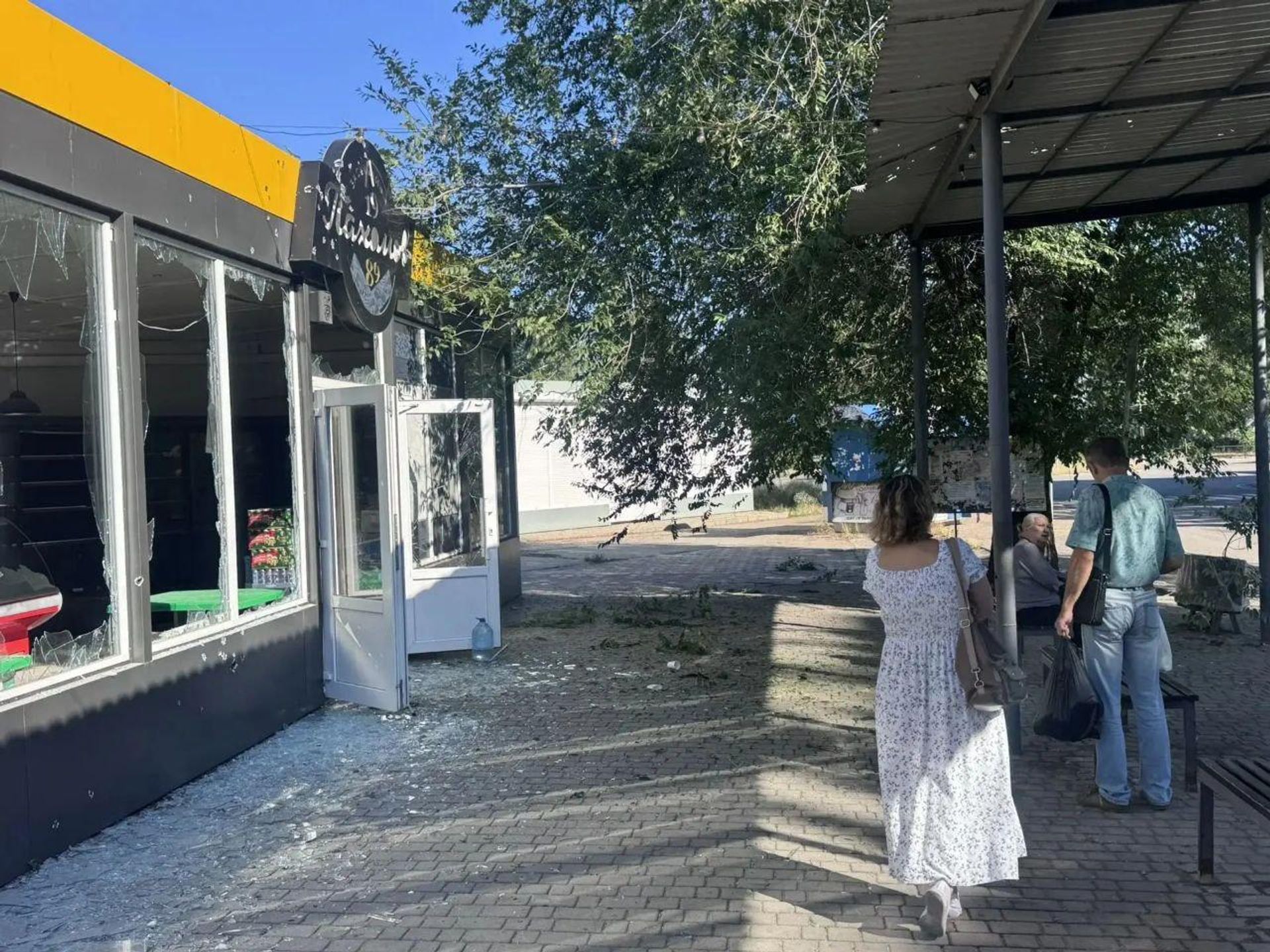 Последствия удара дроном ВСУ по автобусной остановке в Энергодаре - Sputnik Արմենիա, 1920, 12.07.2026