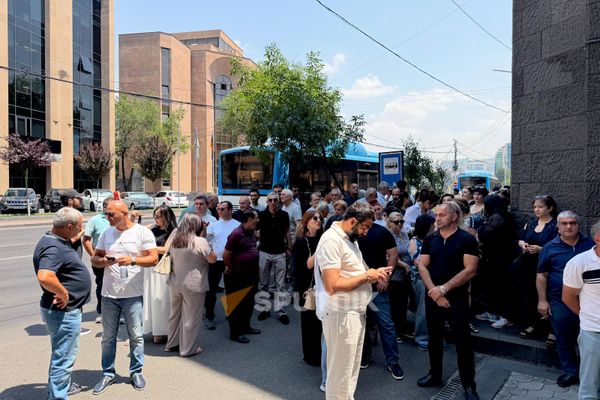 «Մուլտի գրուպի» աշխատակիցները բողոքի ակցիաներ են անցկացնում - Sputnik Արմենիա