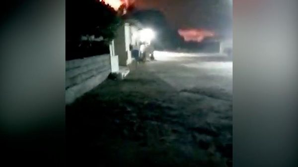 В иранском Конараке прогремело не менее пяти мощных взрывов. Местные источники сообщают об ударе по базе ВВС. - Sputnik Армения