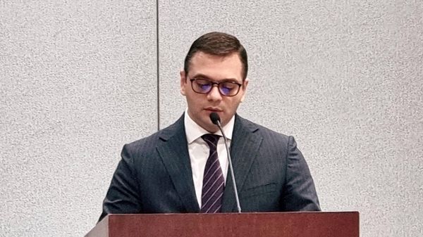 Заместитель министра иностранных дел Роберт Абисогомонян принял участие и выступил с речью на форуме Торговля важнее помощи (13 июля 2026). Нью-Йорк - Sputnik Армения