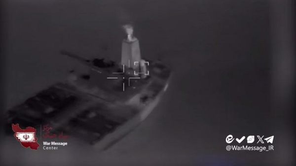 Ударный беспилотник ВМС Корпуса стражей исламской революции поражает танкер в Ормузском проливе - Sputnik Армения