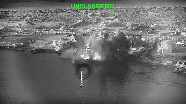 Кадр из видео Центрального командования США во взрывом на военно-морской базе Бандар-Аббас в Иране от 12 июля 2026 - Sputnik Արմենիա