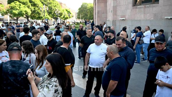 Акция протеста на площади Республики - Sputnik Արմենիա