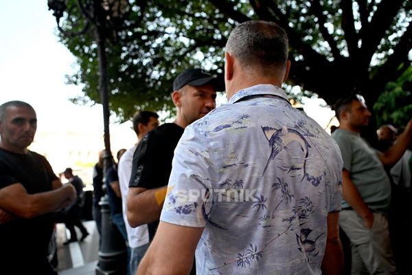 Акция протеста рыбоводов на площади Республики (21 июля 2026). Еревaн Акция протеста рыбоводов на площади Республики (21 июля 2026). Еревaн - Sputnik Армения