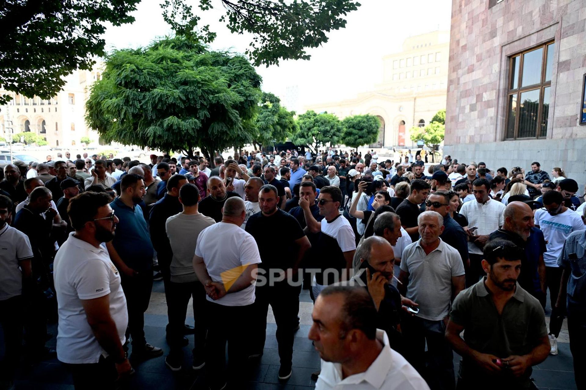 Акция протеста рыбоводов на площади Республики (21 июля 2026). Еревaн Акция протеста рыбоводов на площади Республики (21 июля 2026). Еревaн - Sputnik Армения, 1920, 21.07.2026