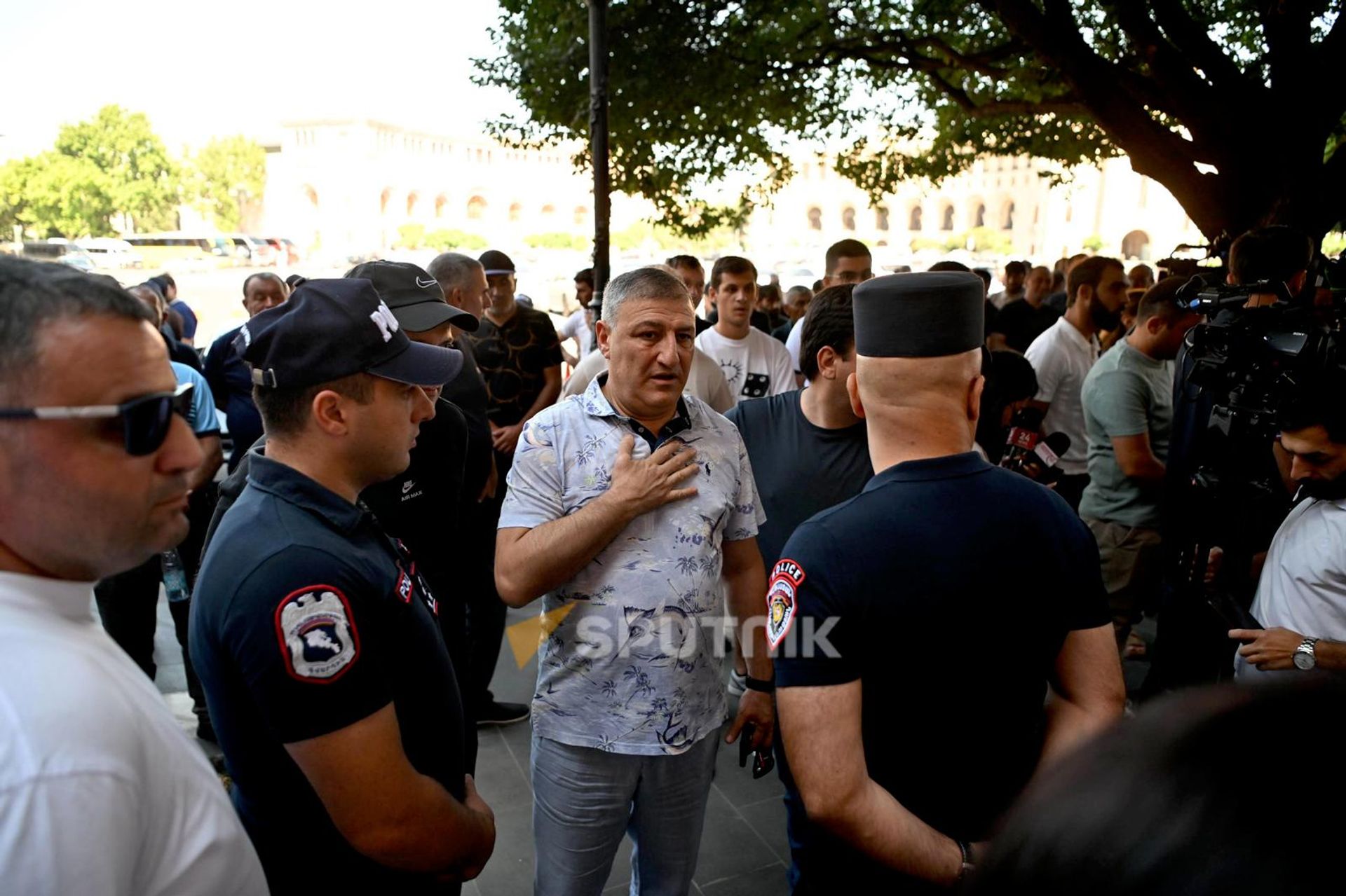 Акция протеста рыбоводов на площади Республики (21 июля 2026). Еревaн Акция протеста рыбоводов на площади Республики (21 июля 2026). Еревaн - Sputnik Армения, 1920, 21.07.2026