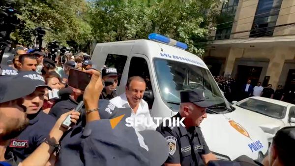 Ծառուկյանին բերեցին ՔԿ - Sputnik Արմենիա