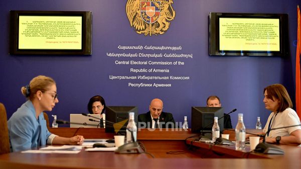 Глава ЦИК Ваагн Овакимян на рассмотрении ходатайства прокуратуры (21 июля 2026). Еревaн - Sputnik Армения