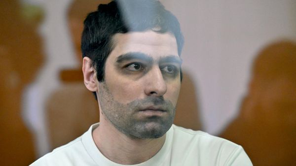 Вараж Манукян во время рассмотрения дела во втором западном окружном военном суде (15 июня 2026). Москвa - Sputnik Армения