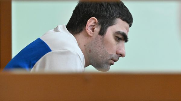 Вараж Манукян во время рассмотрения дела во втором западном окружном военном суде (15 июня 2026). Москвa - Sputnik Армения