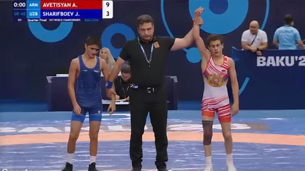 Арарат Аветисян (48 кг) прошел в полуфинал ЧМ-U17 по греко-римской борьбе (27 июля 2026). Баку - Sputnik Армения