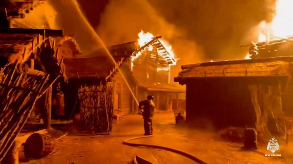 В Тверской области сгорел почти целый город, построенный для киносъёмок - Sputnik Армения