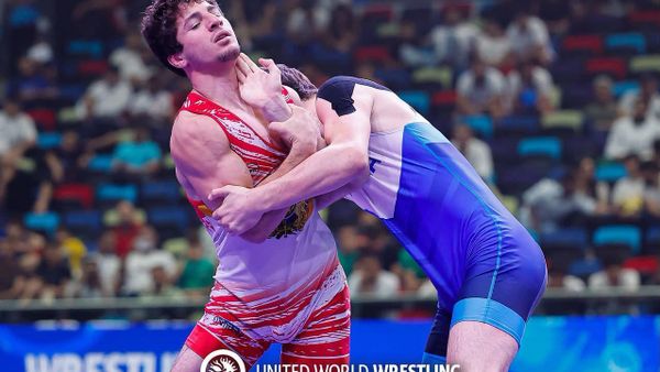 Джанес Назарян выиграл чемпионат мира U17 по греко-римской борьбе и стал 2-кратным чемпионом мира U17 (29 июля 2026). Баку - Sputnik Армения