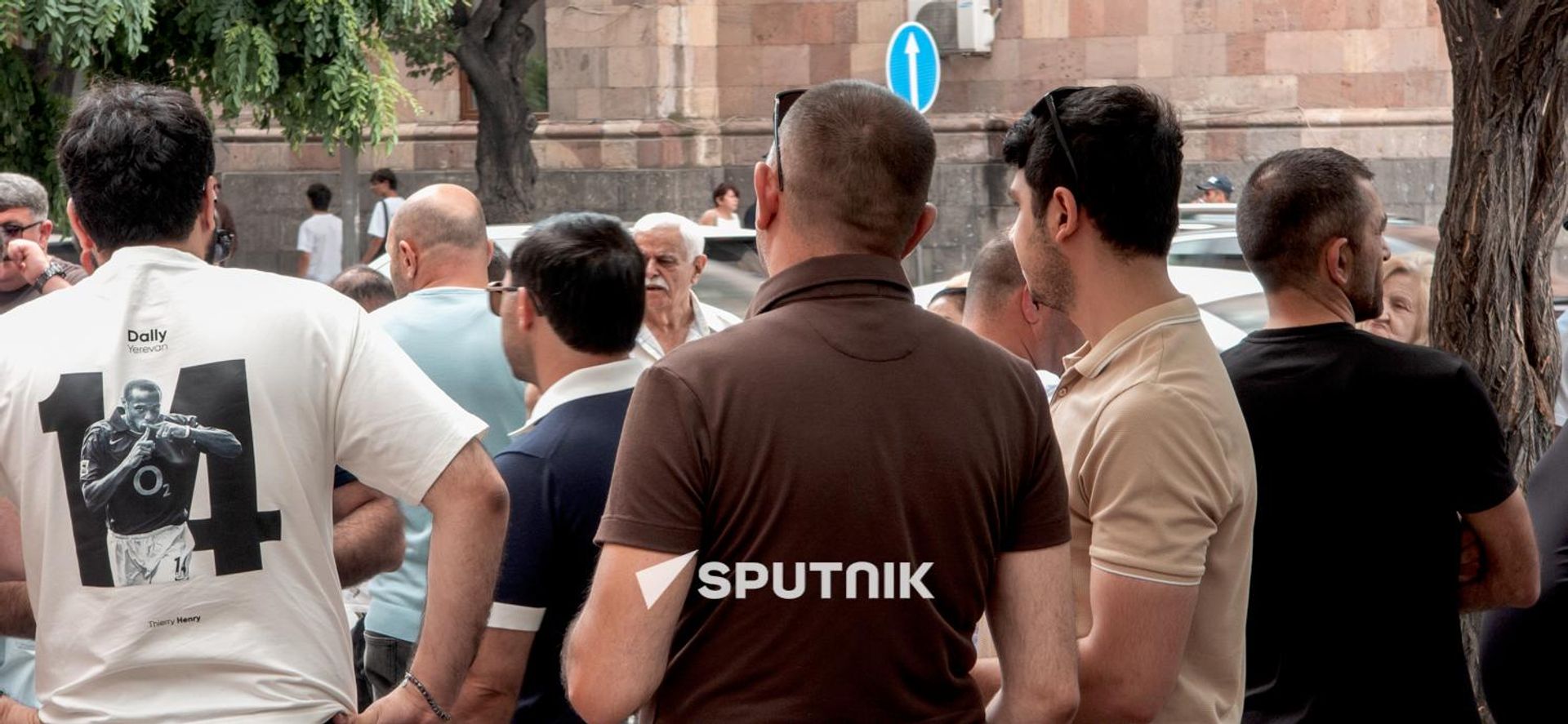 Акция в поддержку Гагика Царукяна у здания правительства (30 июля 2026). Еревaн - Sputnik Армения, 1920, 30.07.2026