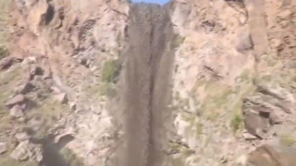 На горе Арарат из-за жары образовался грязевой водопад - Sputnik Армения