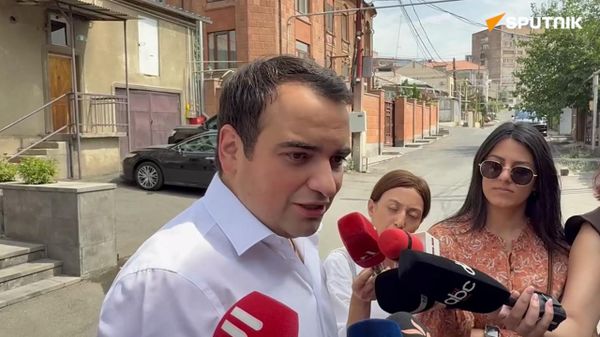 «Ուժեղ Հայաստան» դաշինքից ԱԺ պատգամավոր ընտրված Նարեկ Կարապետյանը մեկնաբանեց իր տանը իրականացված խուզարկությունը։  - Sputnik Արմենիա