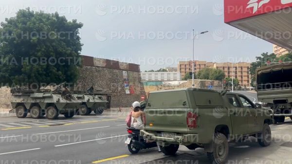 Военные взяли под охрану ключевые объекты испанской Сеуты - Sputnik Армения