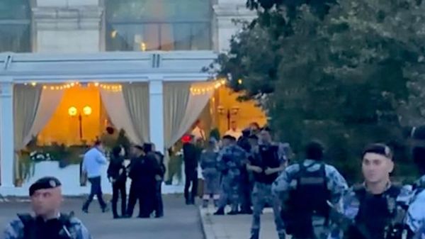 Кадры с Кудринской площади в Москве, где прогремел взрыв - Sputnik Армения