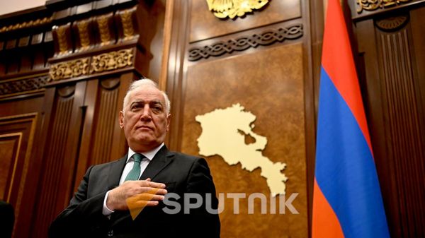 Президент Ваагн Хачатурян на Первой сессии 9-го созыва Национального собрания РА (2 августа 2026). Еревaн - Sputnik Армения
