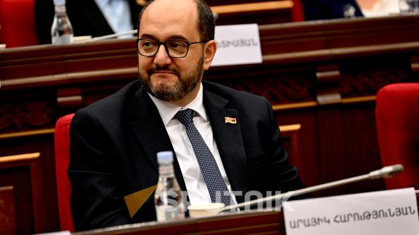 Араик Арутюнян на Первой сессии 9-го созыва Национального собрания РА (2 августа 2026). Еревaн - Sputnik Армения