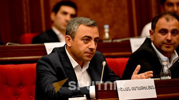 Ишхан Сагателян на Первой сессии 9-го созыва Национального собрания РА (2 августа 2026). Еревaн - Sputnik Армения