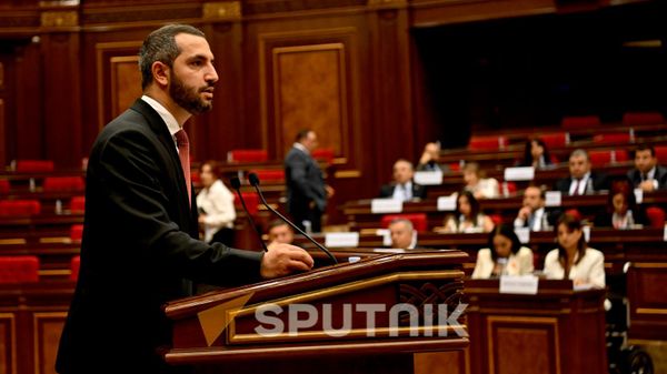 Рубен Рубинян выступает на Первой сессии 9-го созыва Национального собрания РА (2 августа 2026). Еревaн - Sputnik Արմենիա