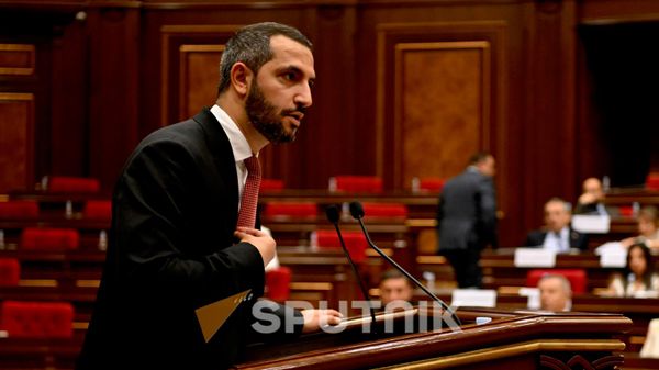 Рубен Рубинян выступает на Первой сессии 9-го созыва Национального собрания РА (2 августа 2026). Еревaн - Sputnik Армения