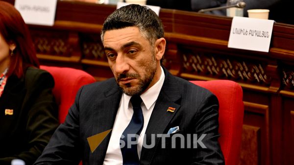 Вилен Габриелян на Первой сессии 9-го созыва Национального собрания РА (2 августа 2026). Еревaн Вилен Габриелян на Первой сессии 9-го созыва Национального собрания РА (2 августа 2026). Еревaн - Sputnik Армения