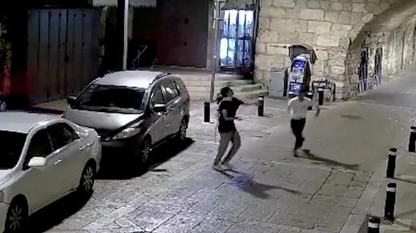 Шесть израильтян совершили хулиганскую выходку у входа в монастырь Святого Иакова  - Sputnik Армения