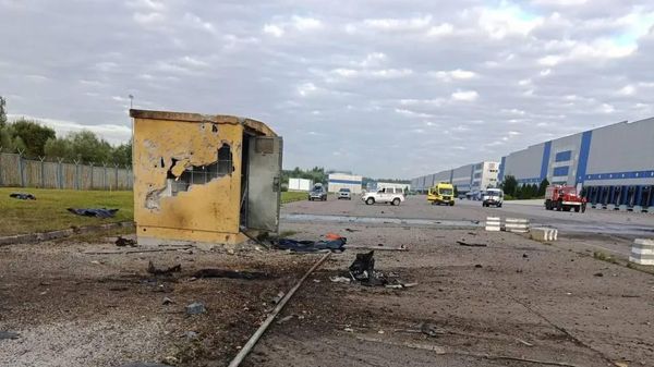 Последствия налета беспилотников ВСУ на частный дом и территорию склада (4 августа 2026). Чехов, Подмосковье - Sputnik Армения