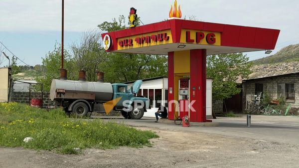 Доставка газа на автозаправку в Ереване - Sputnik Армения