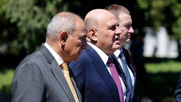 Премьер-министр Никол Пашинян, председатель правительства ФР Михаил Мишустин и премьер-министр Беларуси Александр Турчин перед началом заседания Евразийского межправительственного совета (7 августа 2026). Чолпон-Ата - Sputnik Армения