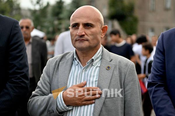 Председатель Федерации туризма Армении Мехак Апресян на открытии армяно-иранский культурно-кулинарного фестиваля Навасард (10 августа 2026). Сисиан - Sputnik Армения