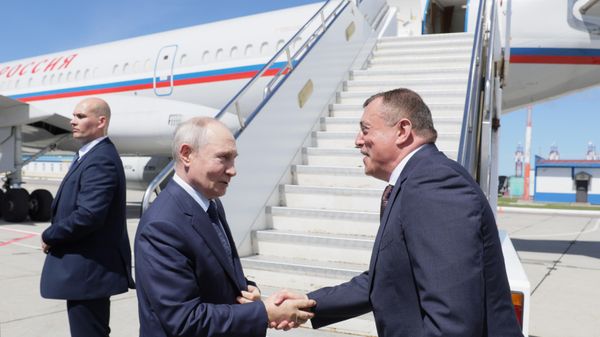 Рабочая поездка президента Владимира Путина в Сахалинскую область - Sputnik Армения
