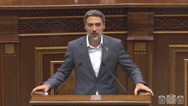 Դուք` ձեր գնահատմամբ սխալին սխալով եք արձագանքում, ոչ ճշտին նույնությամբ կամ մի բան ավելի եք արձագանքում. Արամ Վարդևանյանը` ՔՊ–ին - Sputnik Արմենիա
