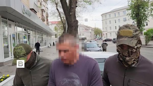  ФСБ опубликовала кадры задержания и допроса жителя Севастополя, подозреваемого в госизмене - Sputnik Армения