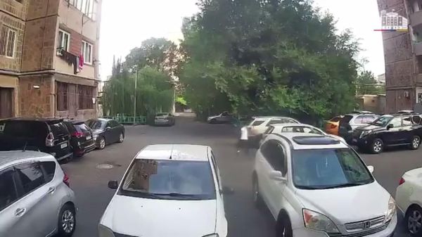 Երևանի քրեական ոստիկանները ձերբակալել են տարեց կանանց կողոպտողին - Sputnik Արմենիա