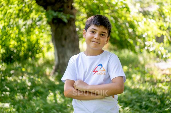 Восьмилетний участник экспедиции на гору Арарат Монте Мурадян Восьмилетний участник экспедиции на гору Арарат Монте Мурадян - Sputnik Армения