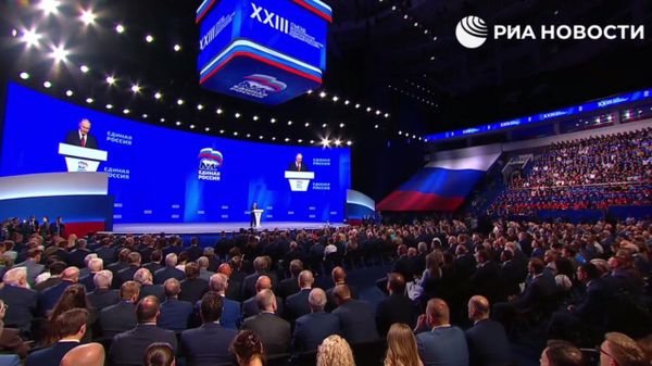 Чем сложнее для противника ситуация на фронте, тем более жестокие и варварские атаки совершает киевский режим, заявил Путин.  - Sputnik Արմենիա