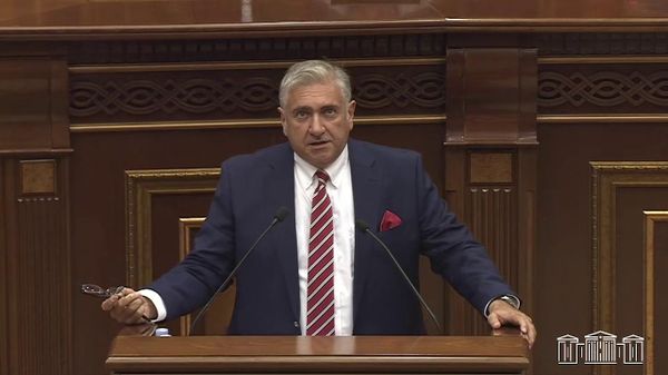 Փաշինյան-Ալիև զույգի շահերը համընկնում են․ Արթուր Խաչատրյան - Sputnik Արմենիա