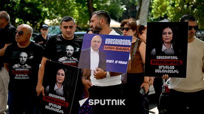 Акция протеста против политических репрессий партии "Мать Армения" у здания генпрокуратуры (27 августа 2026). Еревaн