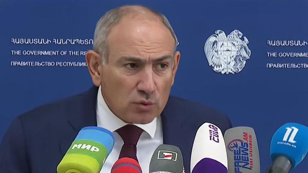 Премьер-министр Никол Пашинян отвечает на вопросы журналистов (27 августа 2026). Еревaн - Sputnik Армения