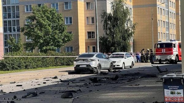 Ситуация на месте взрыва автомобиля в Пушкинском районе (27 августа 2026). Санкт-Петербург - Sputnik Армения