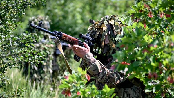 Боевое слаживание снайперских пар группировки войск Центр на Добропольском направлении СВО - Sputnik Армения