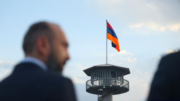 Министр иностранный дел Арарат Мирзоян и руководители диппредставительств Армении посетили пограничный переход Маргара на армяно-турецкой границе. - Sputnik Արմենիա