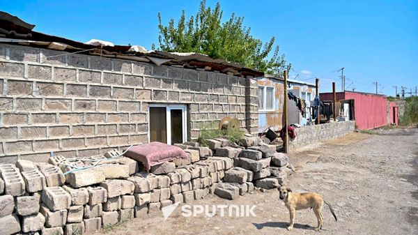 Ситуация в Шенгавите, где власти намереваются снести заселенные дома (31 августа 2026). Еревaн - Sputnik Армения
