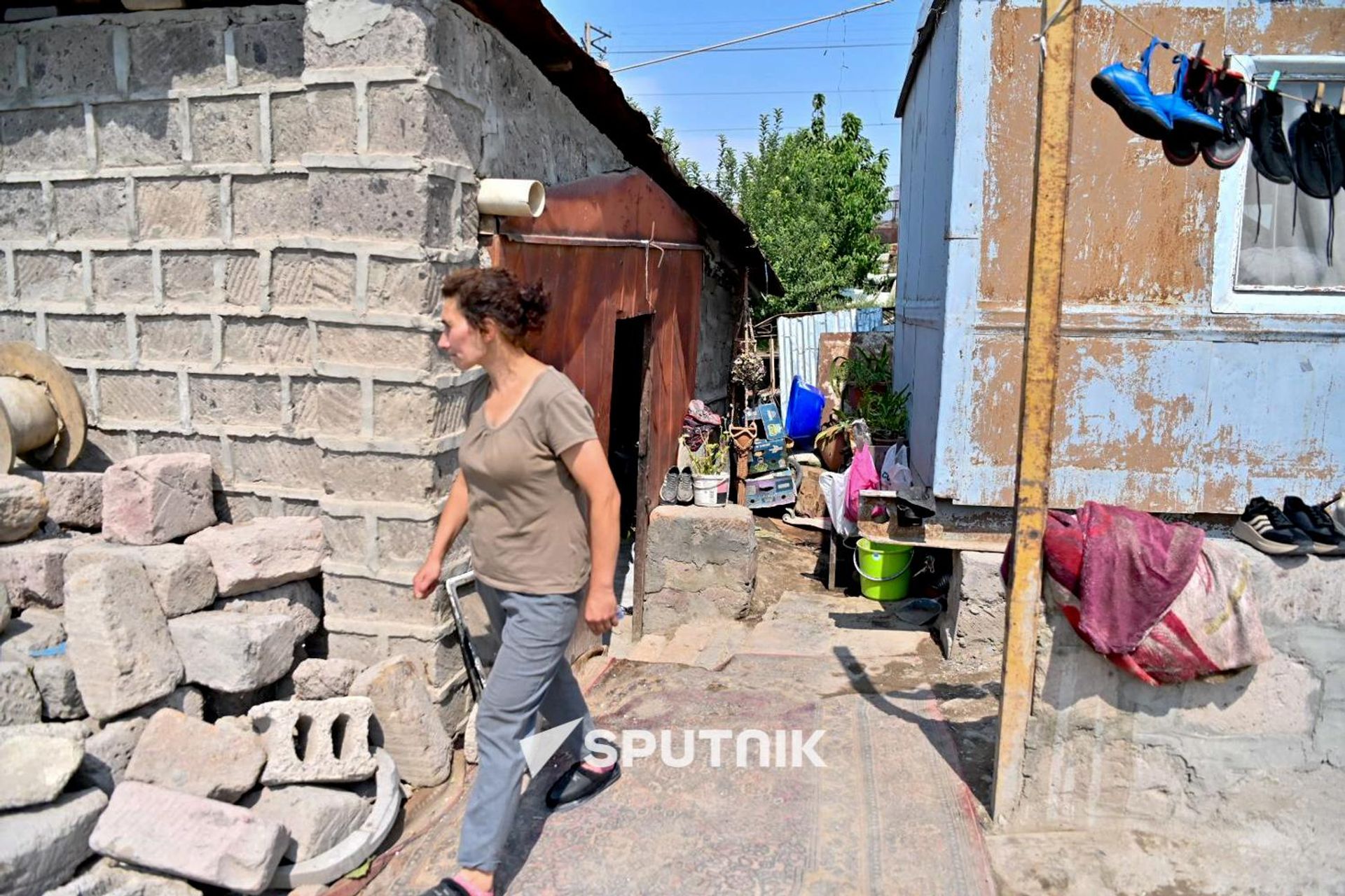 Ситуация в Шенгавите, где власти намереваются снести заселенные дома (31 августа 2026). Еревaн Ситуация в Шенгавите, где власти намереваются снести заселенные дома (31 августа 2026). Еревaн - Sputnik Армения, 1920, 31.08.2026